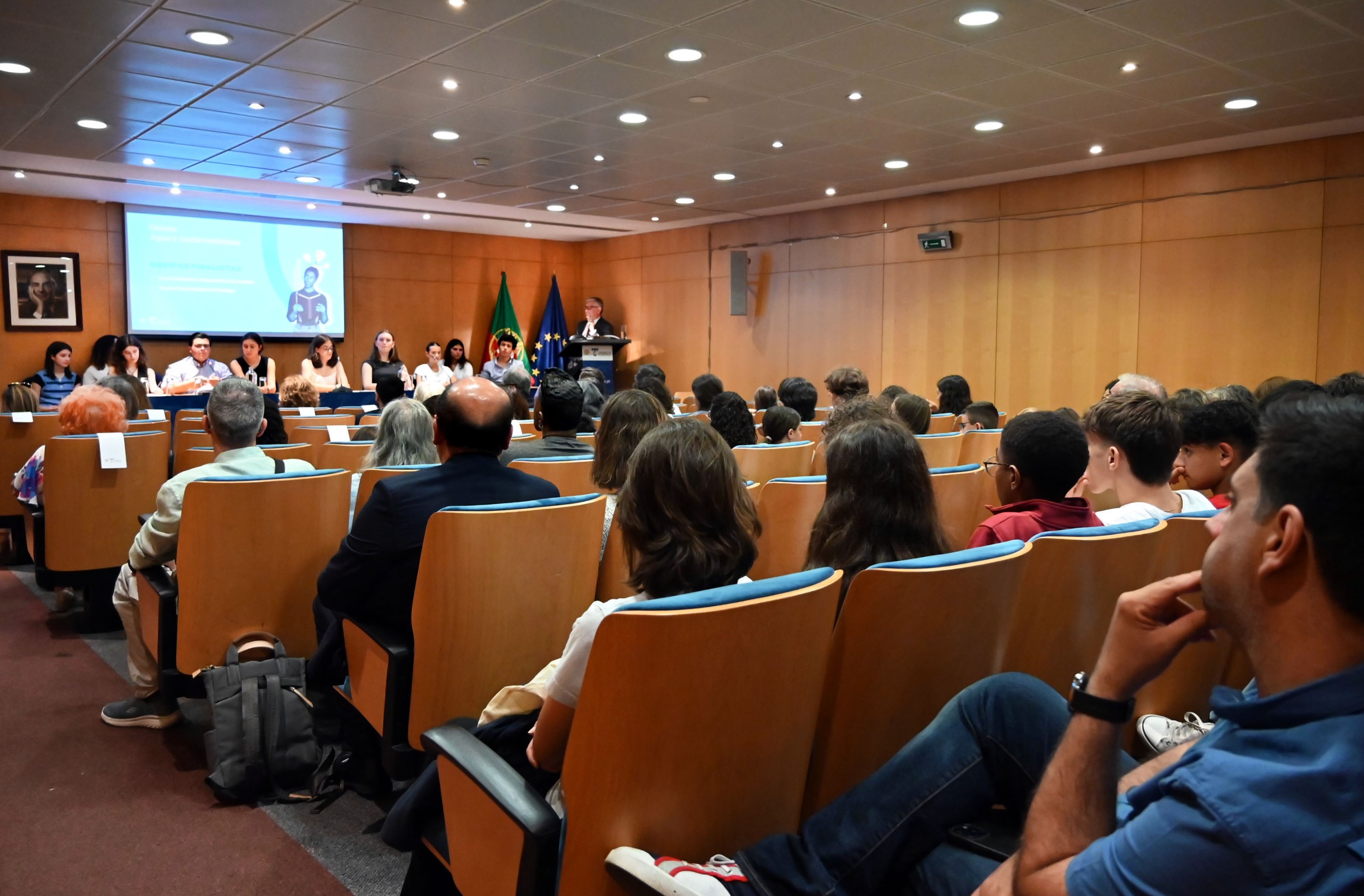 DSC_9914_debate2.jpg